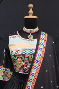 Conjunto de Lehenga Choli de Diseño de Lujo para Novias, con Trabajo Manual con Espejos Reales, para Bodas y Fiestas, Precio de Exportación - Product Image 5