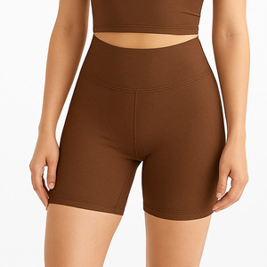Ensemble 2 pièces sportif pour femme : Crop top zippé et short cycliste taille haute – Tenue de sport, yoga et fitness - Product Image 6