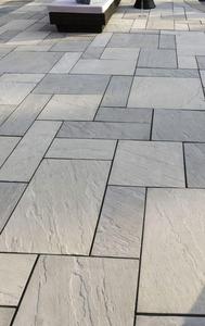 Dalles de patio en grès naturel gris Kandla, découpées sur mesure, pour allée extérieure rectangulaire - Product Image 2