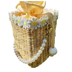 Sac bandoulière en jacinthe d'eau tissé à la main - Chic et durable |   Fabriqué au Vietnam - Product Image 3