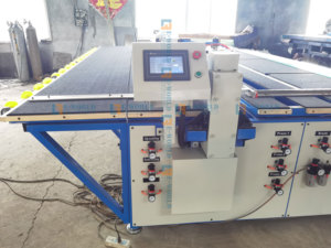เครื่องตัดกระจกลามิเนต E-WORLD 3-20 มม. มอเตอร์ PLC ใหม่ อัตโนมัติ ความแม่นยำสูง โครงสร้างเหล็ก 380V สำหรับใช้งานในอุตสาหกรรม - Product Image 5