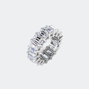 Anillo de eternidad ancho con incrustaciones de esmeraldas de 13.60 quilates de peso total - Product Image 5