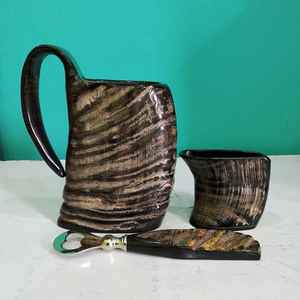 Jarra Vikinga Hecha a Mano con Cuerno de Búfalo Natural, con Copa de Cuerno Corta y Abridor de Botellas Funcional - Product Image 5