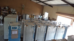 Cámara fría móvil fácil de operar con energía solar, congelador comercial con estantes móviles para uso minorista y comercial - Product Image 5