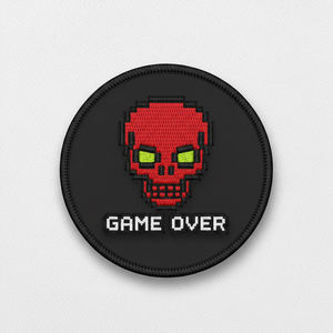 En gros, patchs brodés thermocollants personnalisés, motifs 'Game Over' et crânes, style rétro 8 bits, badges ronds pour vestes et articles de gaming - Product Image 1