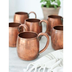 Tasses en cuivre artisanales avec une construction durable et une finition intemporelle pour la consommation à domicile, le service de boissons et l'utilisation en cuisine - Product Image 4