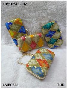 Sac à main en treillis de diamants avec chaîne, élégant pour les soirées et les fêtes, CSIBC361 - Product Image 1