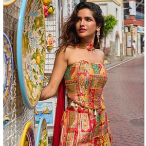 Ensemble haut et palazzo en viscose jacquard de soie Banarasi de qualité supérieure avec dupatta choker ornée à la main par des designers de Royal Exports - Product Image 5