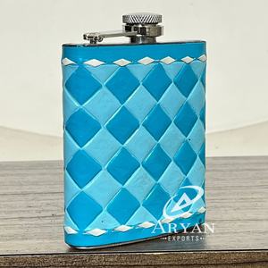 Meilleures ventes March Expo : Gourde à liqueur tendance et unique en cuir de vachette à carreaux et acier inoxydable, personnalisable, cadeau promotionnel pour hommes et femmes - Product Image 1