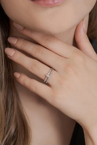 Anillo de Diamante Corte Princesa con Banda de Perlas y Piedras Laterales Cultivadas en Laboratorio, Oro Blanco de 14K, Certificado IGI, Anillo de Compromiso Minimalista de Lujo - Product Image 6