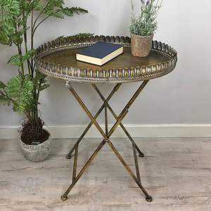 Table d'appoint en métal exceptionnelle, conçue pour les acheteurs soucieux du style et recherchant une décoration fonctionnelle - Product Image 2