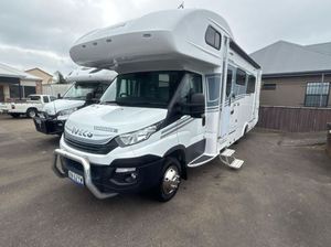 Autocaravana Avida Esperance C7932 SL Blanca 2021 |   Autocaravana Familiar para 4 Personas con Características de Lujo Todoterreno Modernas en Venta - Product Image 3