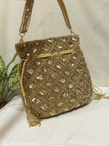 Bolso de Hombro con Lentejuelas Doradas y Detalle de Cuerda, Bolso Étnico Festivo para Bodas y Eventos, para Mujer - Product Image 2