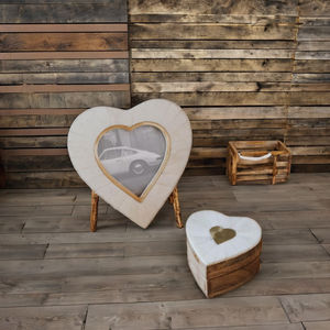 Petit cadre photo en bois rustique vieilli 3x3 avec cœur blanc, décoration d'intérieur, anniversaire, mariage - Product Image 4