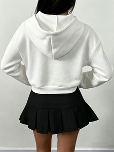 เสื้อครอปท็อปฮู้ดดี้ผู้หญิงสีสันตามสั่ง สไตล์ลำลองสำหรับฤดูร้อน เป็นมิตรต่อสิ่งแวดล้อม เอวสูง ขาสั้น ผ้าถักผสมคอตตอน ทรงพอดีตัว - Product Image 5