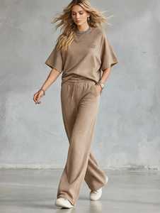 ชุดเซ็ต 2 ชิ้นสำหรับผู้หญิงจาก Oneten Apparels เสื้อคอกลมแขนสั้นทรงโอเวอร์ไซส์ และกางเกงขายาวทรงขากว้าง สีพื้น สไตล์ลำลอง - Product Image 5