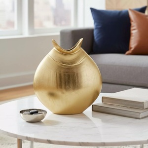 Jarrón de Flores de Mesa Estilo Americano con Acabado Dorado de Aluminio de Alta Calidad, Decoración para el Hogar y Hoteles, Modelo KVS793 de KENWAY SARTAJ WORLDWIDE - Product Image 4