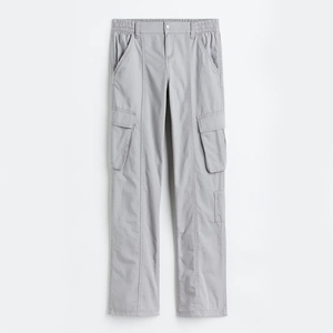 Pantalon cargo pour femme en tissu métallisé brillant, style streetwear et festival, personnalisable avec logo, vente en gros internationale, pour commande en gros - Product Image 1