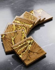 Sous-verres modernes faits à la main en bois et résine, forme irrégulière, style bohème, avec incrustation florale, diamètre 400 mm - Product Image 6