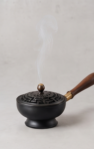 Quemador de Incienso de Hierro Hecho a Mano con Asa Metálica y Tapa Tallada, Recolector de Ceniza en Forma de Cono, Decoración para el Hogar y Aromatización - Product Image 5
