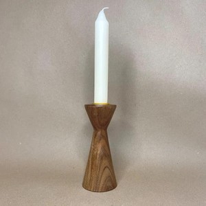 Portavelas de madera de nogal Aqdus Saleem, diseño abstracto hecho a mano, forma cuadrada, venta al por mayor - Product Image 1