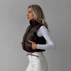 Colección GRACE: Chaleco Acolchado para Mujer, Color Marrón Denim, Chaqueta sin Mangas para Otoño, Color Sólido, Cálido, Tejido Estándar, con Capucha y Cierre - Product Image 3