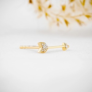 ต่างหูเพชรทรงลูกศรทองคำแท้ 14K เพชรเพาะเลี้ยงในห้องปฏิบัติการ ดีไซน์เรียบหรูแบบมินิมอลสำหรับผู้หญิง - ของขวัญสำหรับงานแต่งงาน งานครบรอบ - Product Image 4