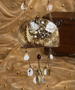 กระเป๋าคลัทช์เจ้าสาวทำมือ รูปทรงตามสั่ง ชุบทอง วัสดุทองเหลือง สายโซ่ผ้าฝ้าย ปิดแบบฝาปิด - Product Image 1