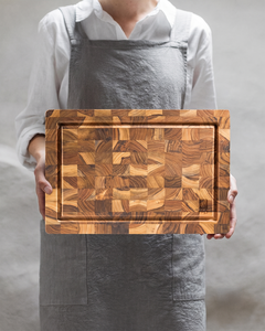 Tabla de cortar de madera de teca rectangular en blanco, sostenible, de 1.5 cm de grosor, para servir y preparar charcutería, disponible en stock. - Product Image 4