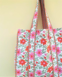 Handmade Cotton <b>Quilted</b> Tote Bag Red Floral Block Print Eco-Friendly Zipper Lightweight Spring Winter <b>Summer</b> Beach Everyday - Product Image 3