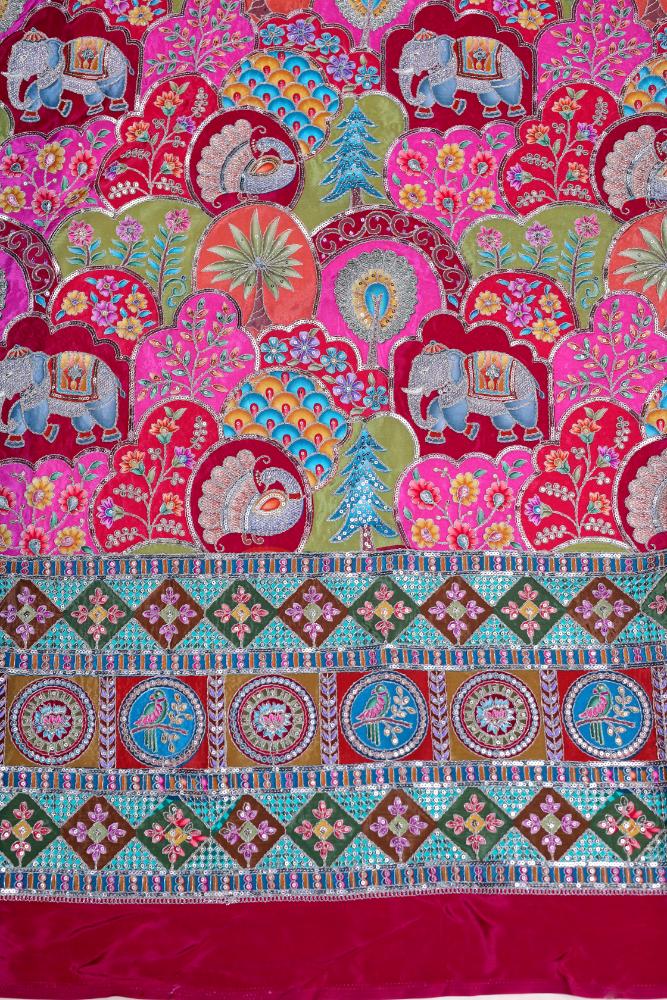 ชมพู / หลากสี