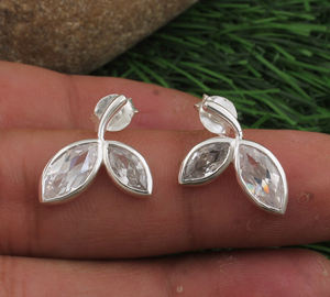 Pendientes de Plata de Ley 925 con Baño de Plata y Circonita Cúbica, Estilo Minimalista y Lujoso para Uso Diario - Product Image 3