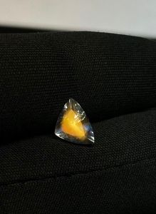 Piedra lunar arcoíris de corte elegante. Piedra lunar arcoíris natural con fuego naranja, corte Superman. - Product Image 2