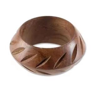 Bracelet en bois fait main, bijoux en bois naturel, accessoire de mode écologique, cadeau élégant pour femmes et filles, à porter au quotidien - Product Image 3