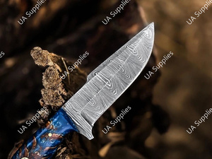 มีดเหล็กดามัสกัสแบบ EDC สำหรับตั้งแคมป์และล่าสัตว์ ด้ามจับเรซิ่นรูปทรงกรวยสน ออกแบบตามหลักสรีรศาสตร์ ใบมีดแบบ Drop Point ปรับแต่งได้ พร้อมปลอกหนัง - Product Image 4