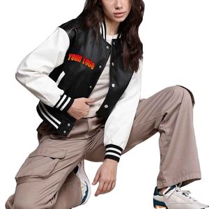 Chaqueta universitaria estilo letterman para mujer, con tejido resistente, forro suave y un aspecto juvenil y moderno. - Product Image 1