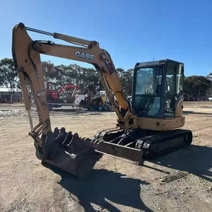 Mini-excavatrice sur chenilles d'occasion de 3000 kg avec cabine de conducteur vitrée et lame frontale pour travaux de terrassement de précision - Product Image 1