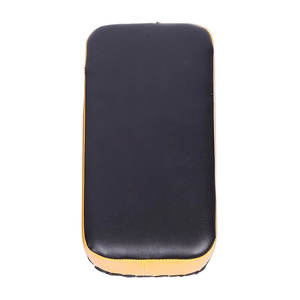 Escudos de Patada Curvos de Cuero Personalizados para Exteriores, Ideales para Muay Thai, MMA, Kickboxing y Entrenamiento de Artes Marciales - Product Image 2