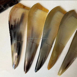 Peine de cuerno natural de alta calidad hecho a mano para peinar el cabello hecho de Peine de cuerno de búfalo real de la India - Product Image 3