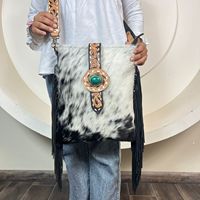 Sac à franges en cuir repoussé à la main de marque de luxe de conception occidentale OEM pour les femmes sacs à bandoulière en cuir de vachette personnalisés en gros