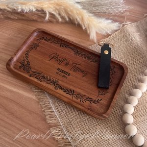 Bandeja de Servir de Madera de Mango, Estilo Contemporáneo, Hecha a Mano, Ecológica y Personalizada, con Acabado Antiguo, por UO INDIA - Product Image 5