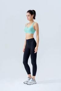 Top Deportivo Corto Personalizado de Doble Cara con Acabado Cepillado, Parte Delantera Sólida y Espalda Cruzada, Transpirable, de Spandex/Nylon, con Cintura Elástica y Tirantes Halter - Product Image 6