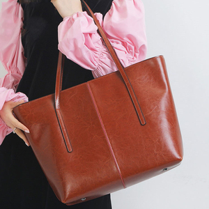 Bolso Tote de Cuero Clásico de Nuevo Estilo, Abierto por Arriba, Estilo Minimalista para Uso Diario - Product Image 2