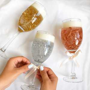 Vela de Copa de Champán con Escamas Doradas, Elegante Vaso de Vino Hecho a Mano, Vela Decorativa Inspirada, Velas de Regalo Premium - Product Image 4