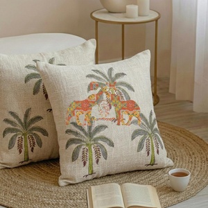 Funda de cojín de algodón de alta calidad con estampado de palmeras a mano, de moda. - Product Image 4