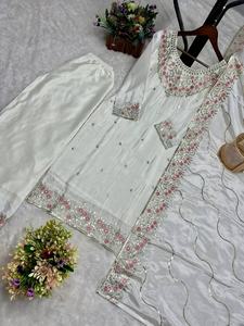 Ensemble Salwar Kameez 3 Pièces Long avec Plazzo et Dupatta en Soie Chinon Pure, Magnifiques Broderies des Deux Côtés, Style Moderne, Idéal pour les Fêtes, Livraison Rapide - Product Image 6