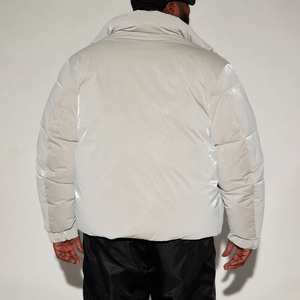 Blouson matelassé unisexe personnalisé à col montant brillant et à capuche – Vêtement décontracté de haute qualité – Vente en gros de blousons matelassés personnalisés toutes tailles - Product Image 3
