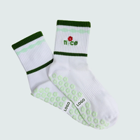 Chaussettes de Pilates pour femmes de haute qualité personnalisées, broderie de logo, chaussettes antidérapantes, coton de qualité supérieure, vêtements de sport pour reformer le Pilates