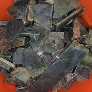 Lote de Losas de Jade Nefrita Verde Natural en Bruto para Tallar, Venta al por Mayor - Product Image 2