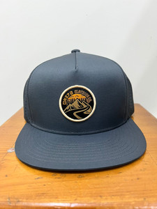 Casquette Snapback Personnalisable à 5 Panneaux avec Patch Tissé, Découpée au Laser, Perforée et Respirante, Fabriquée au Vietnam – Confort et Qualité Supérieure - Product Image 2